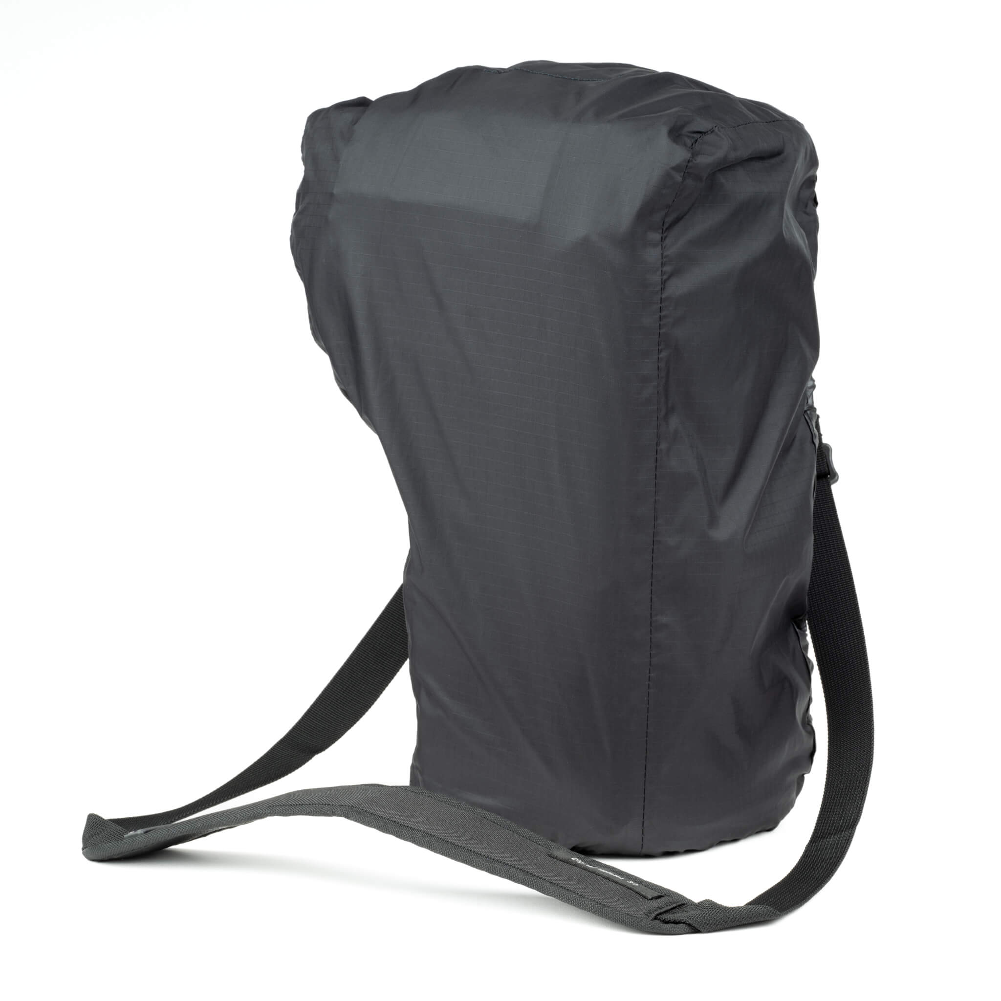 Seam-sealed rain cover included