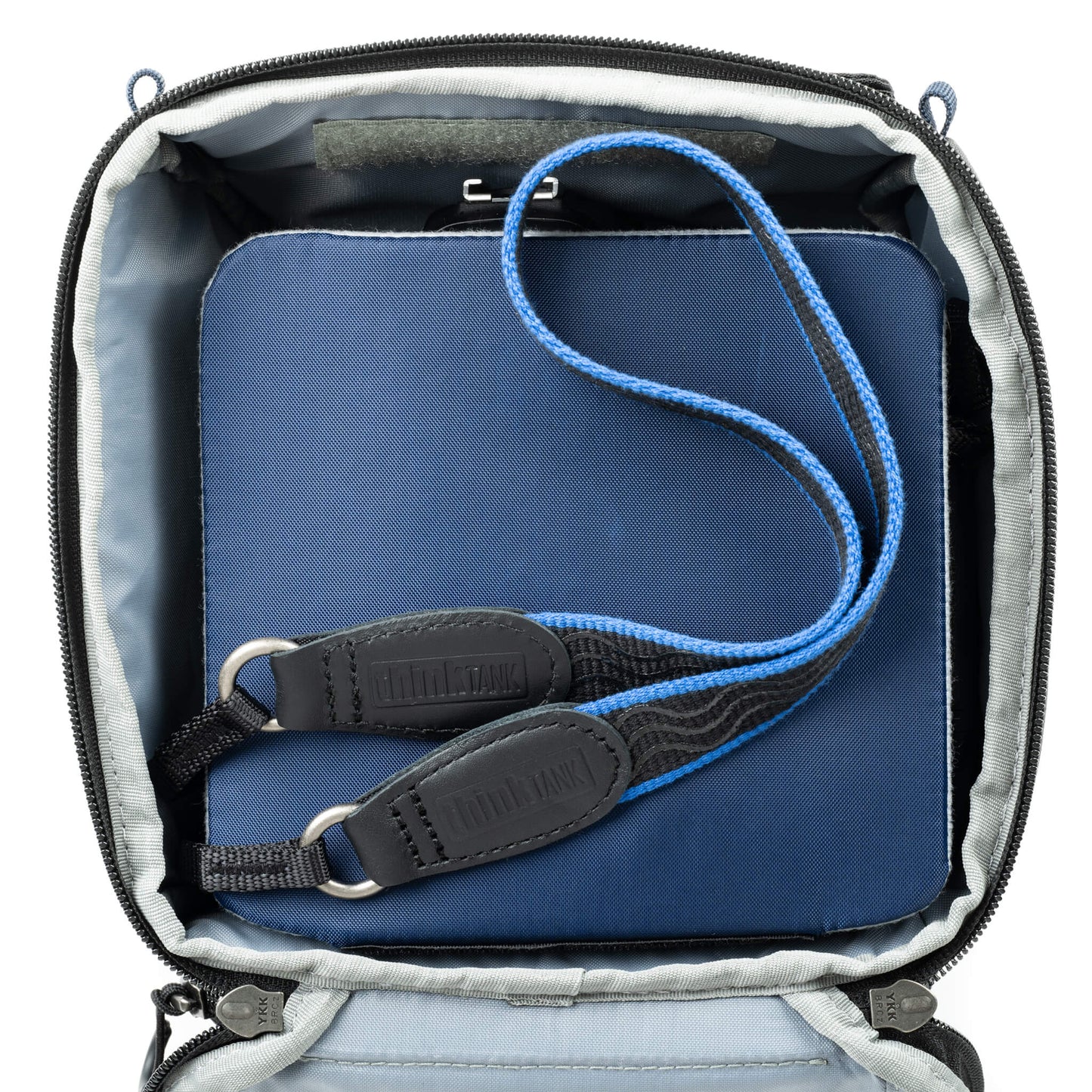 
                  
                    Removable soft divider included inside to protect camera LCD screen from the camera’s strap
                  
                