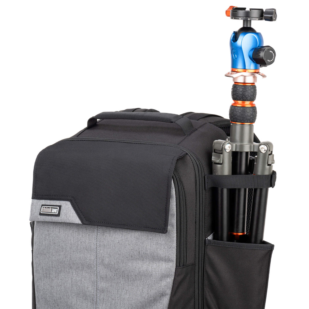 
                  
                    Expandable side pockets and locking compression straps for water bottles  and/or travel tripod
                  
                
