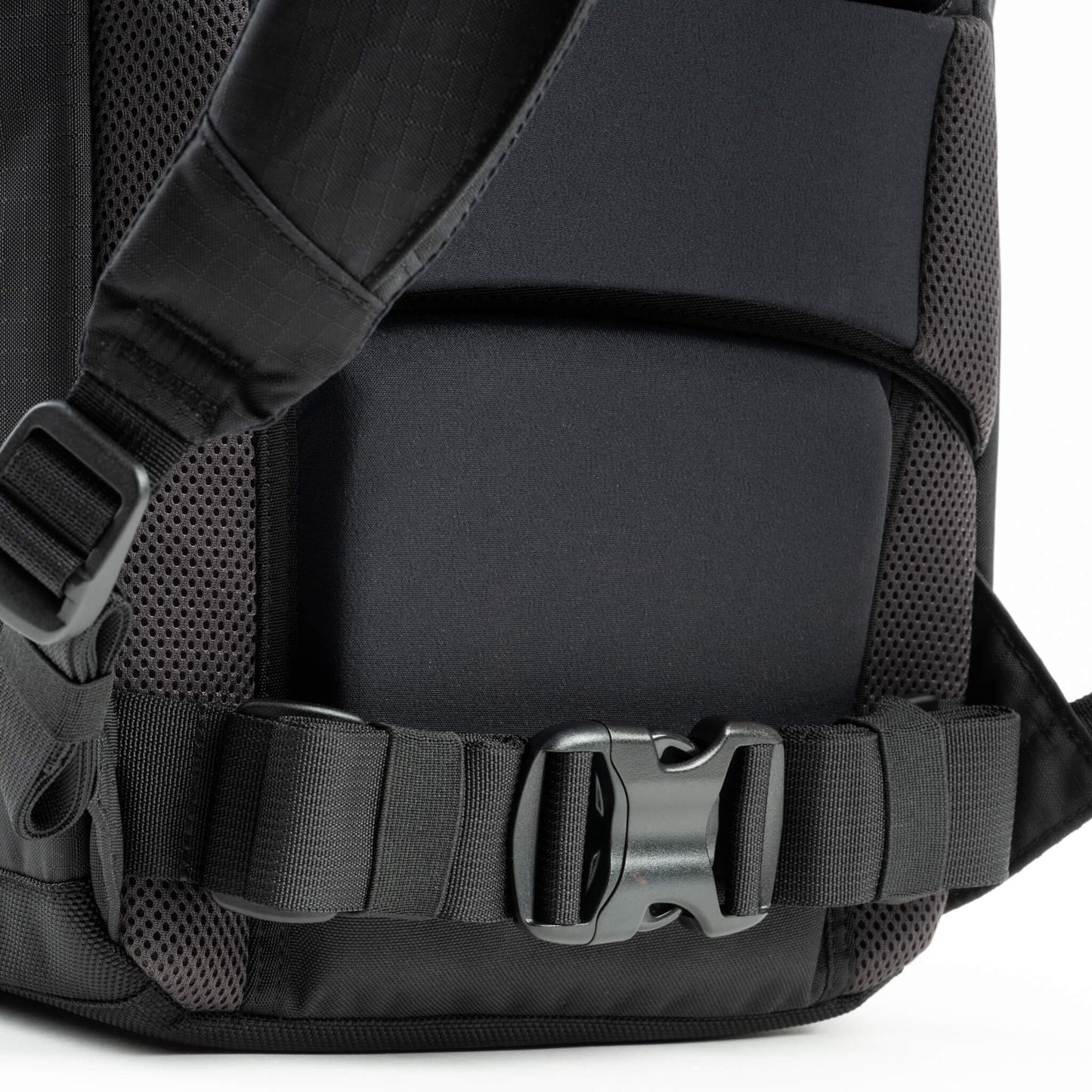 
                  
                    Stabilizer waist belt (removable when not needed)
                  
                