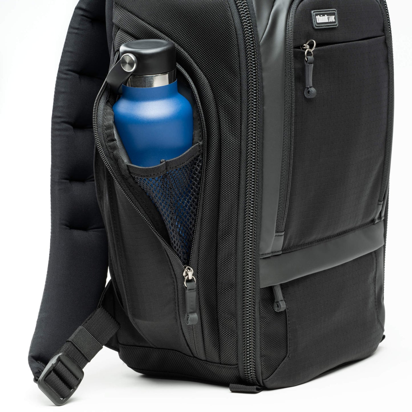 
                  
                    Pleated side pockets expand while closed or unzip for taller water bottles or small to medium tripods
                  
                