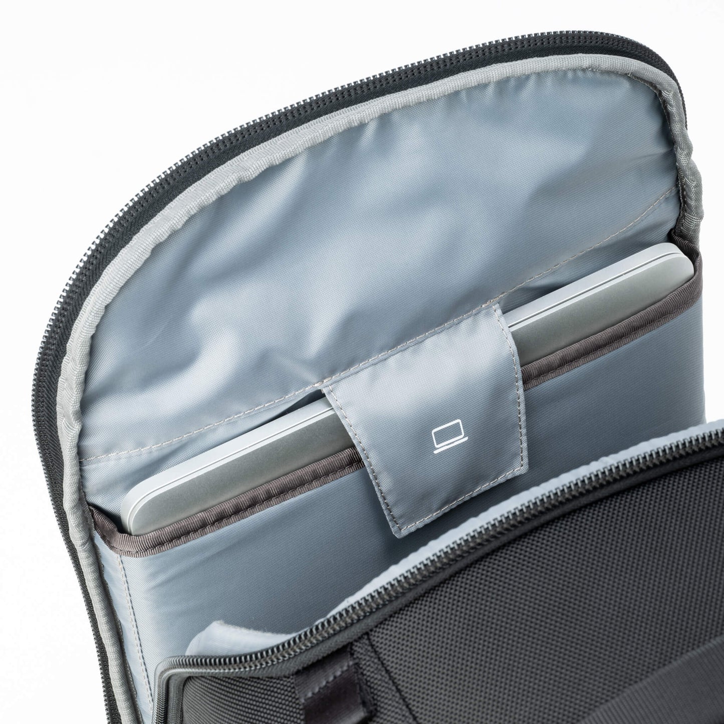 
                  
                    Internal, padded laptop sleeve for modern laptops or tablets
                  
                